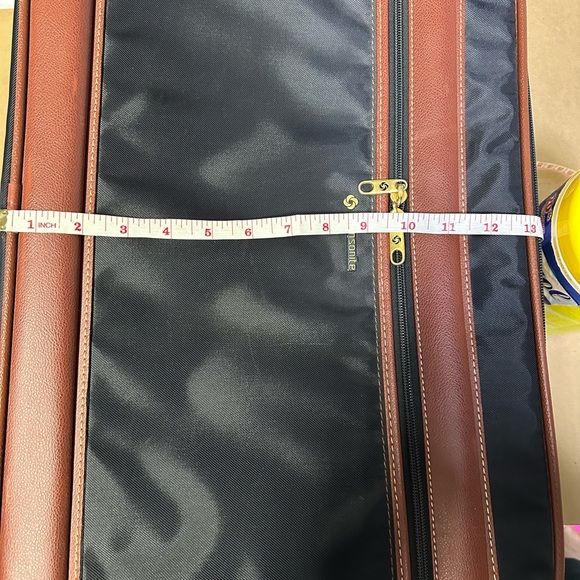 Samsonite carry on two wheel luggage - Picture 2 of 9